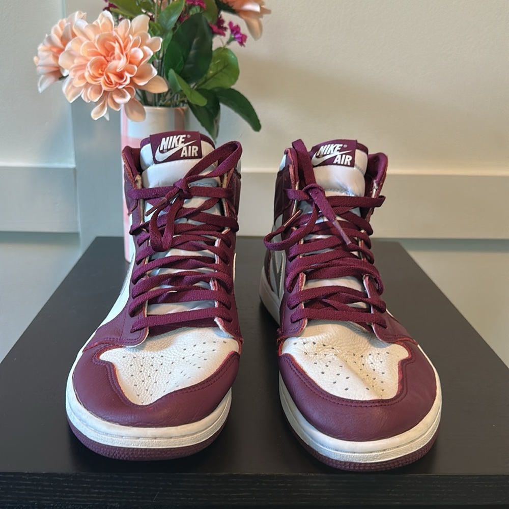 Jordan 1 Retro High OG Bordeaux - Picture 2 of 6